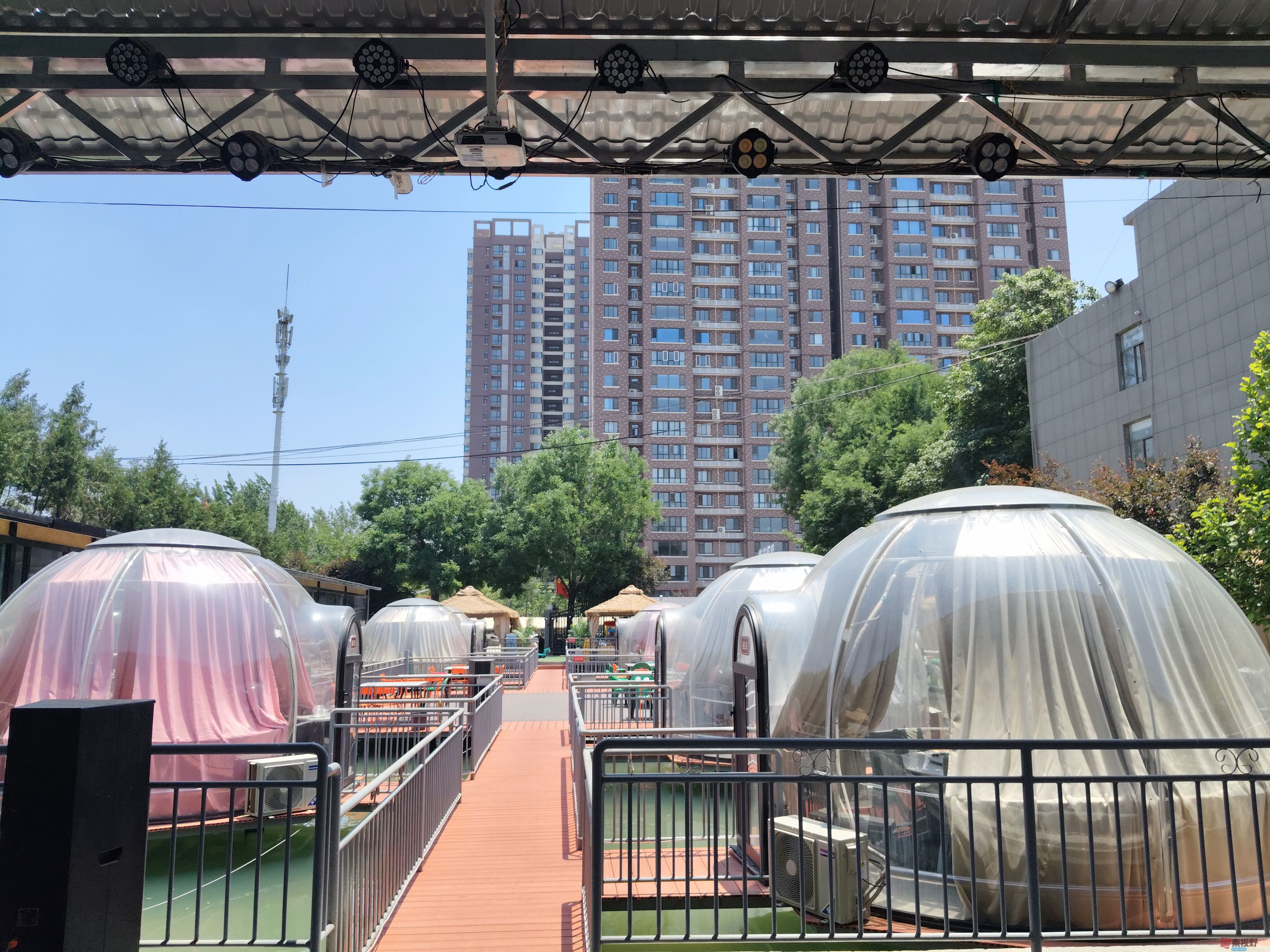 铜川新区有个水上餐厅【摄影吕卫东】