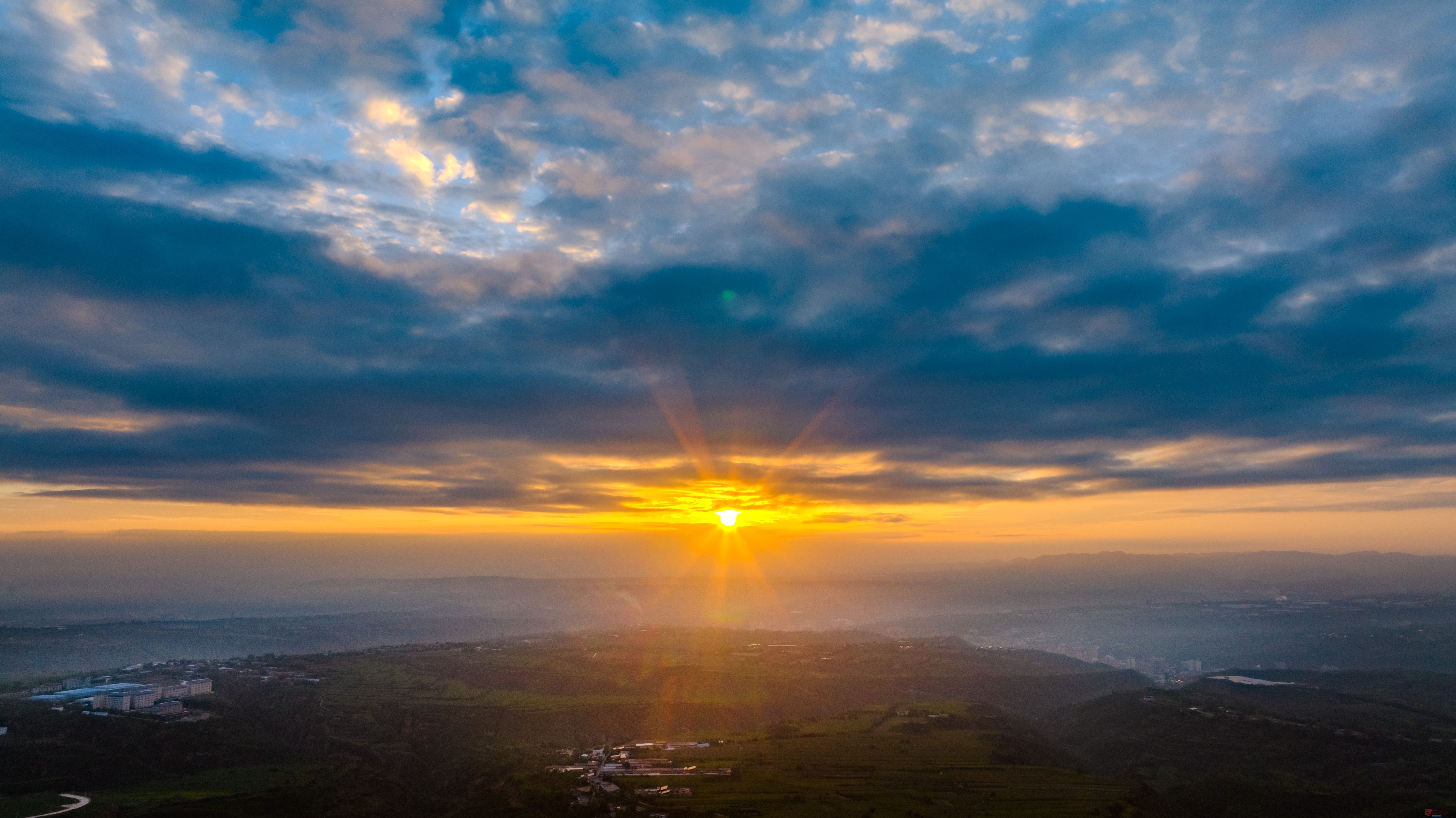 <strong>夕阳无限好【摄影张宝光】</strong>