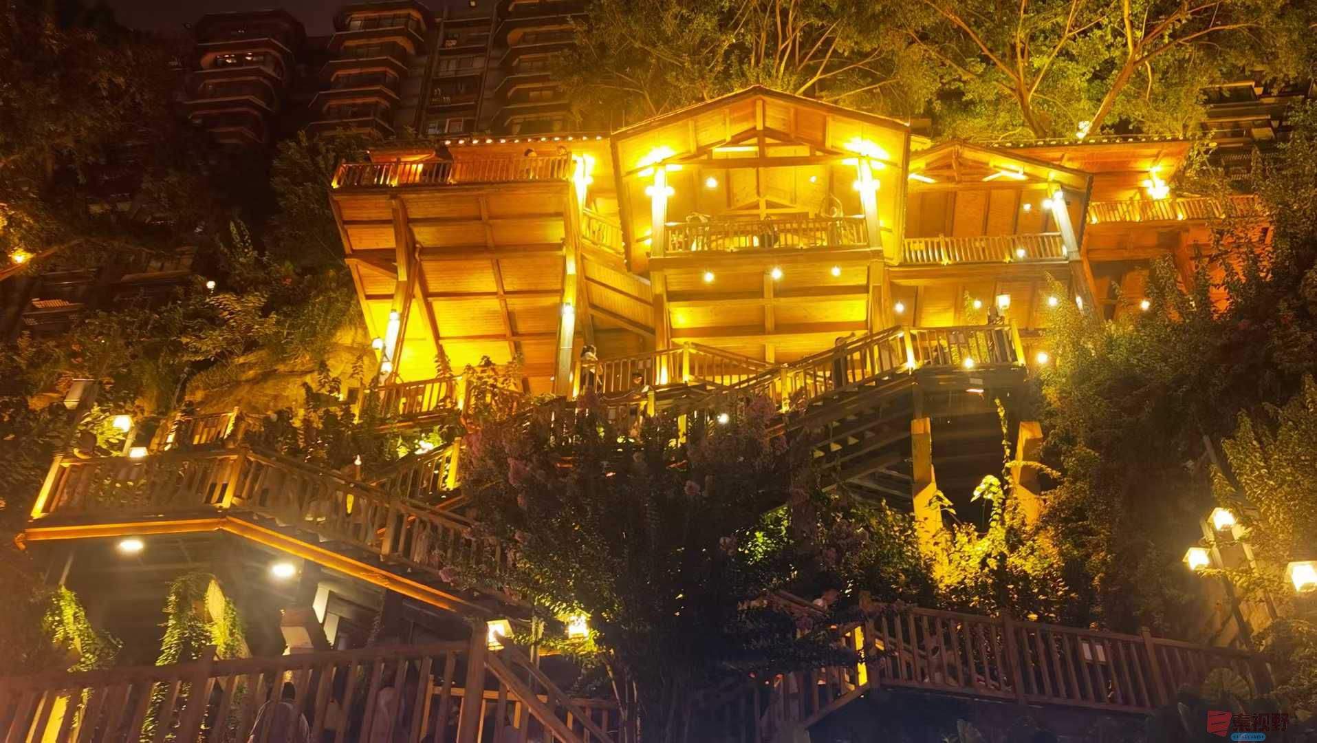 <strong>重庆洪崖洞【摄影马世国】</strong>