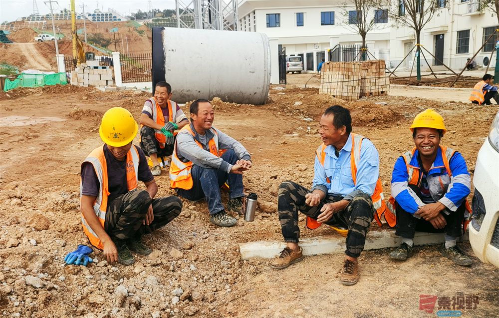 <strong>致敬西延高铁铜川北站建设者【摄影杨翠云】</strong>