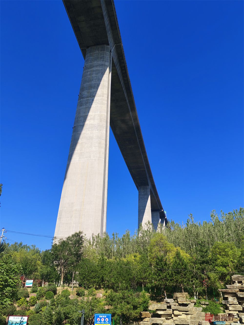 <strong>秋日里的铜川王家河湿地公园（2）【摄影周春辉】</strong>