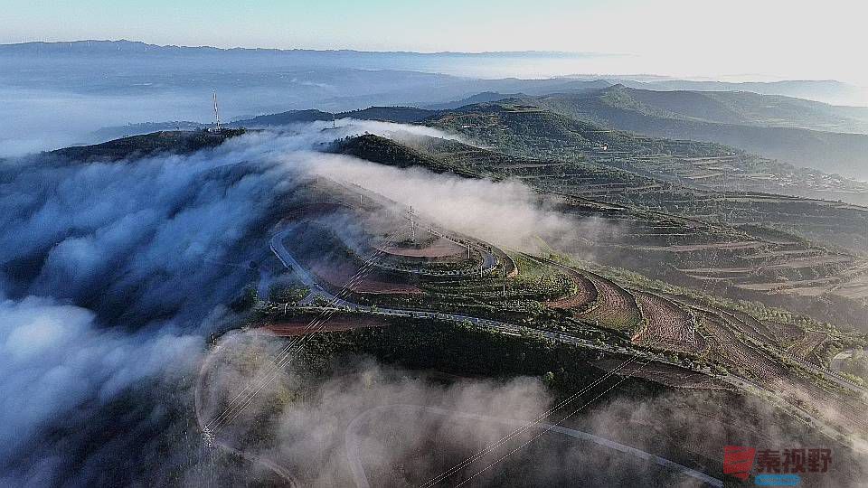 <strong>铜川军台岭的风光【摄影张宝光】</strong>